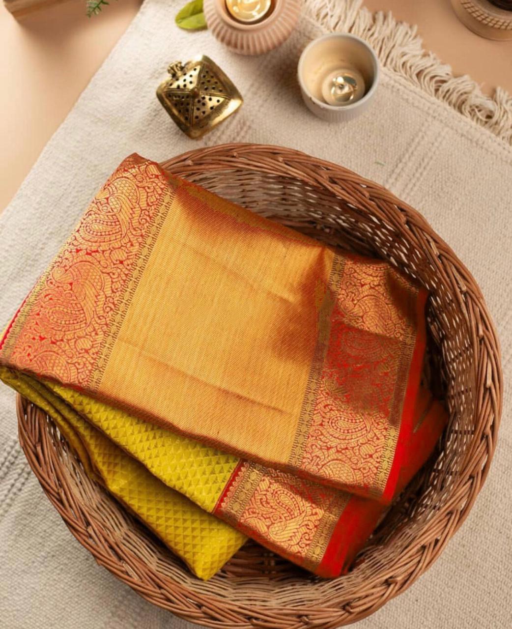 Yellow Jacquard Patola Silk Saree With Unstitching Blouse Piece For Women