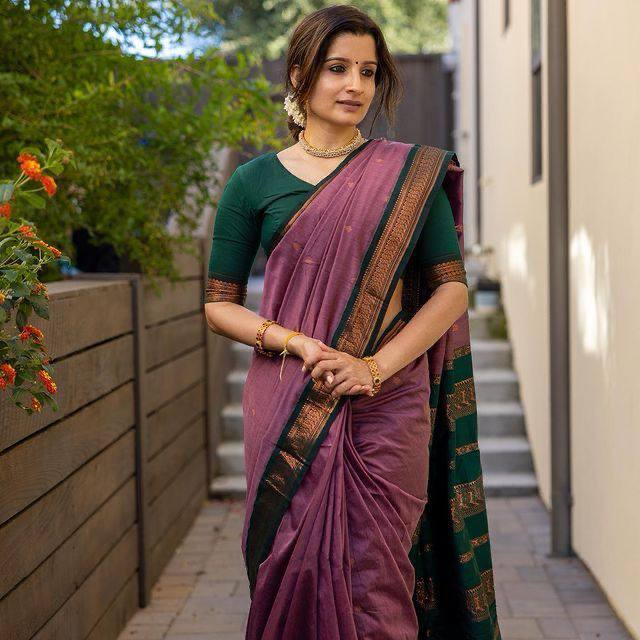 Woven Kanjeevaram, Banarasi Silk Jacquard Soft Silk Saree