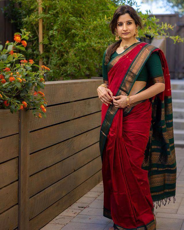 Woven Kanjeevaram, Banarasi Silk Jacquard Soft Silk Saree
