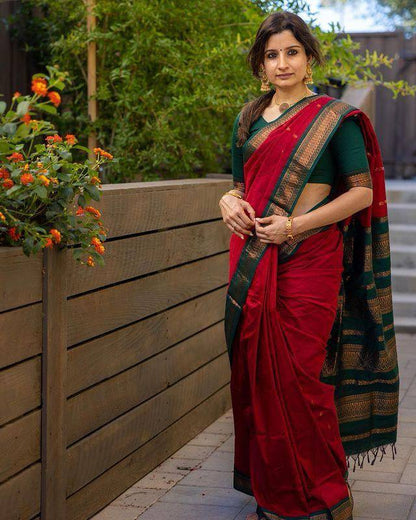 Woven Kanjeevaram, Banarasi Silk Jacquard Soft Silk Saree