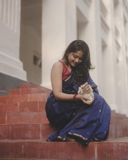 Pure Banarasi Silk Saree Weaved With Zari Comes With Heavy Banarasi Brocade Blouse