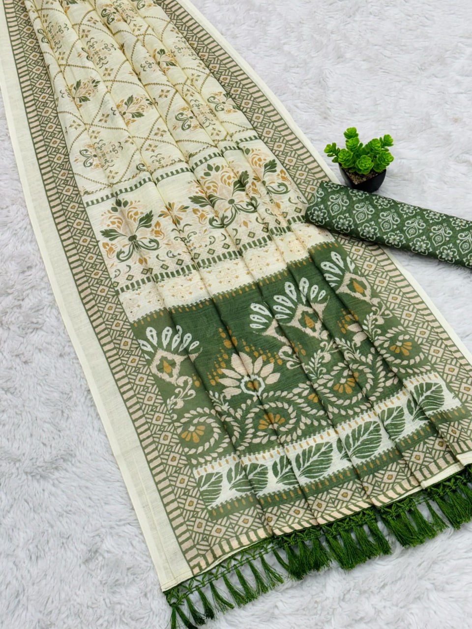 Elegant Pure Cotton Saree with Blouse Piece | Soft & Comfortable Daily Wear Saree