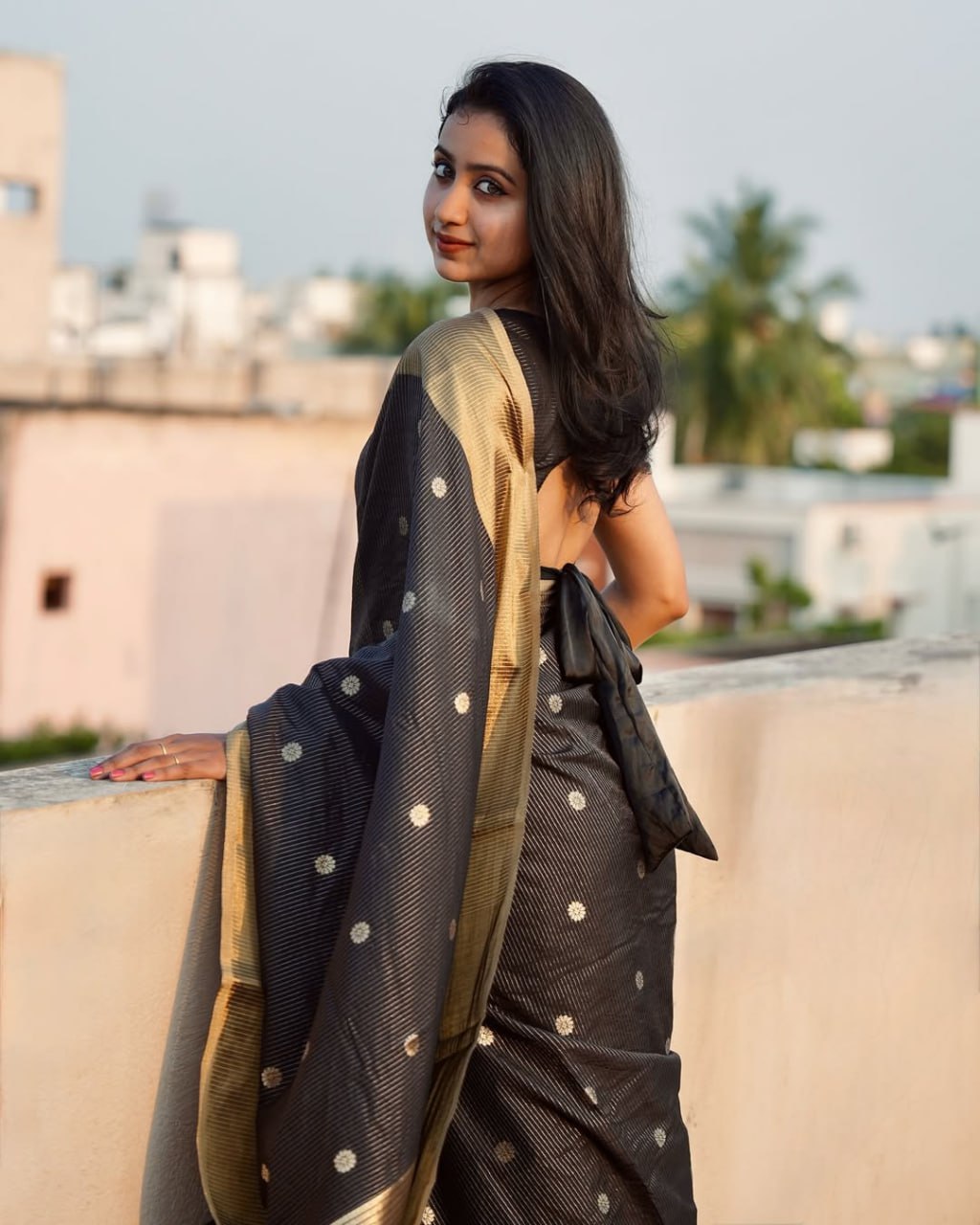 Sizzling Black Soft Silk Saree With Designer Blouse Piece