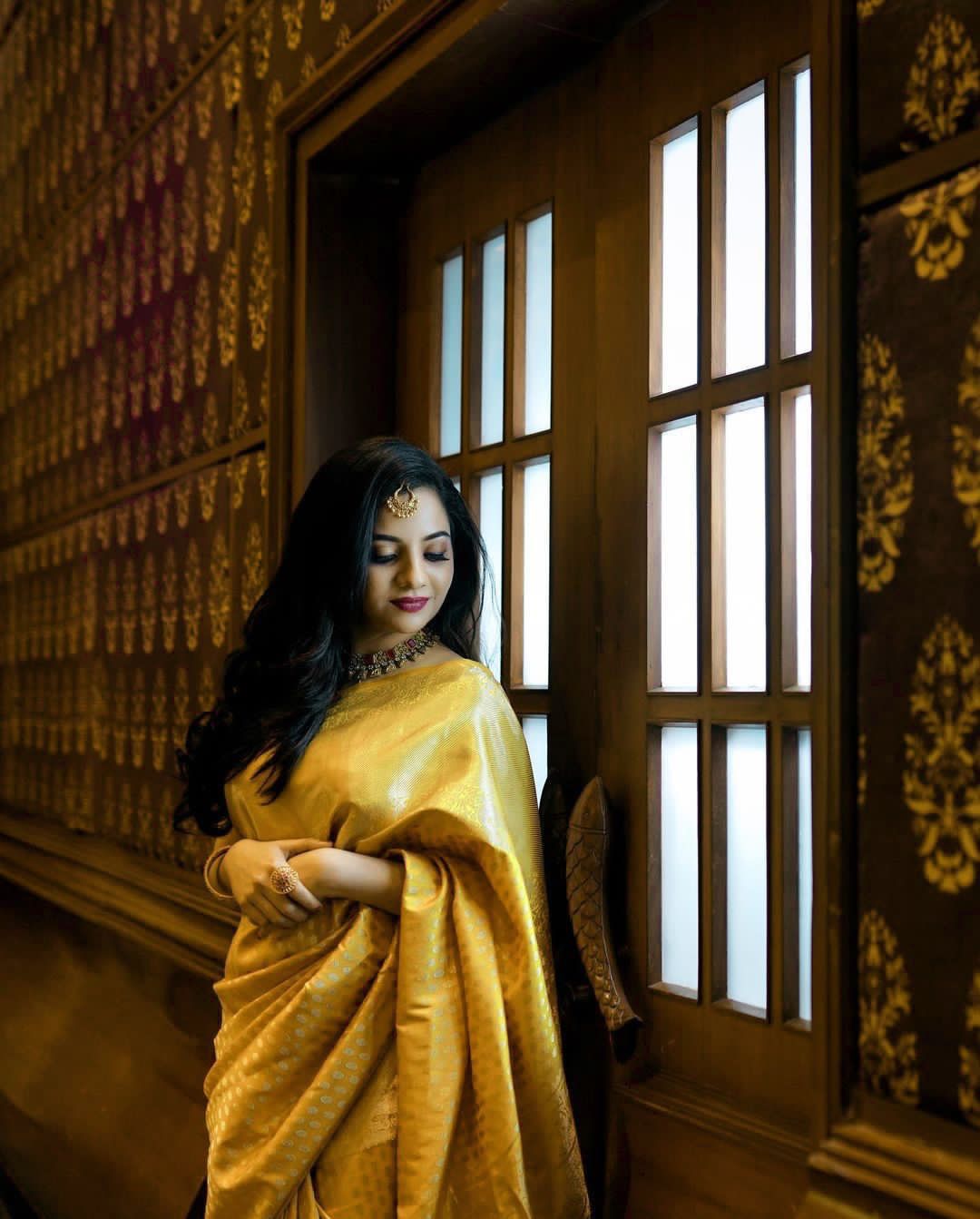 Yellow Kanjivarm Silk Indian Wear Saree With Unstitching Blouse Piece For Women