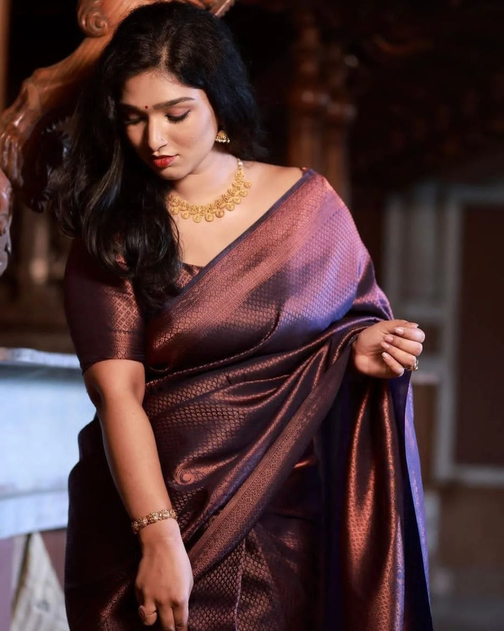 Purple Woven Kanjivaram Soft Lichi Silk Saree With Unstitched Blouse Piece For Women