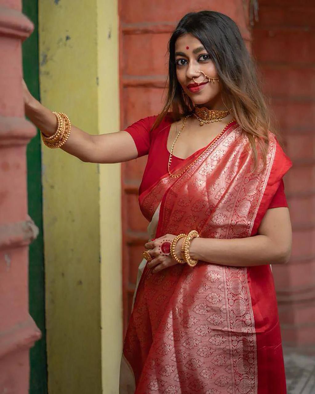 Multi Colour Woven Design Soft Lichi Silk Saree With Unstitched Blouse Piece For Women