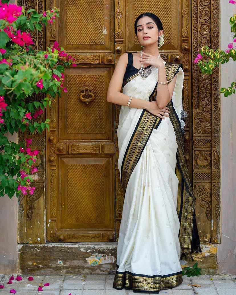 White Black Kanjivaram Pure Zari Woven Soft Silk With Unstitching Blouse Piece For Women