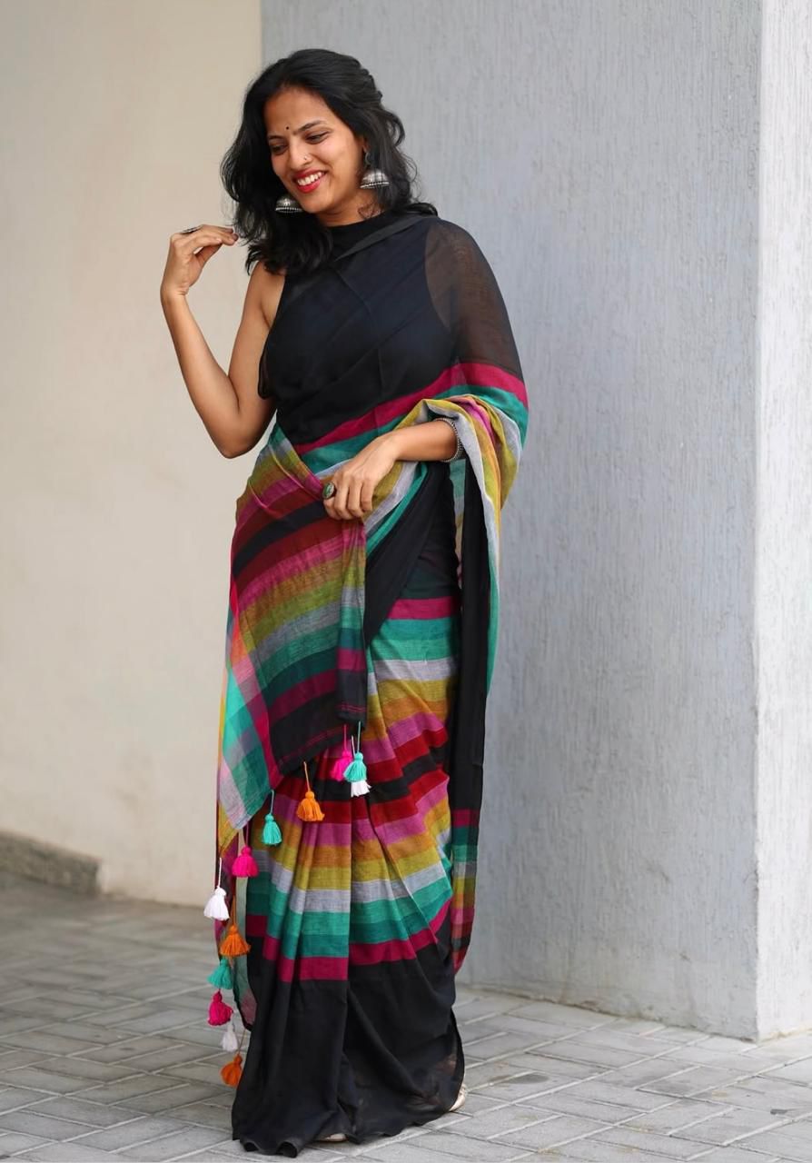 Digital Print Handloom Pure Linen Cotton Saree  (Black)