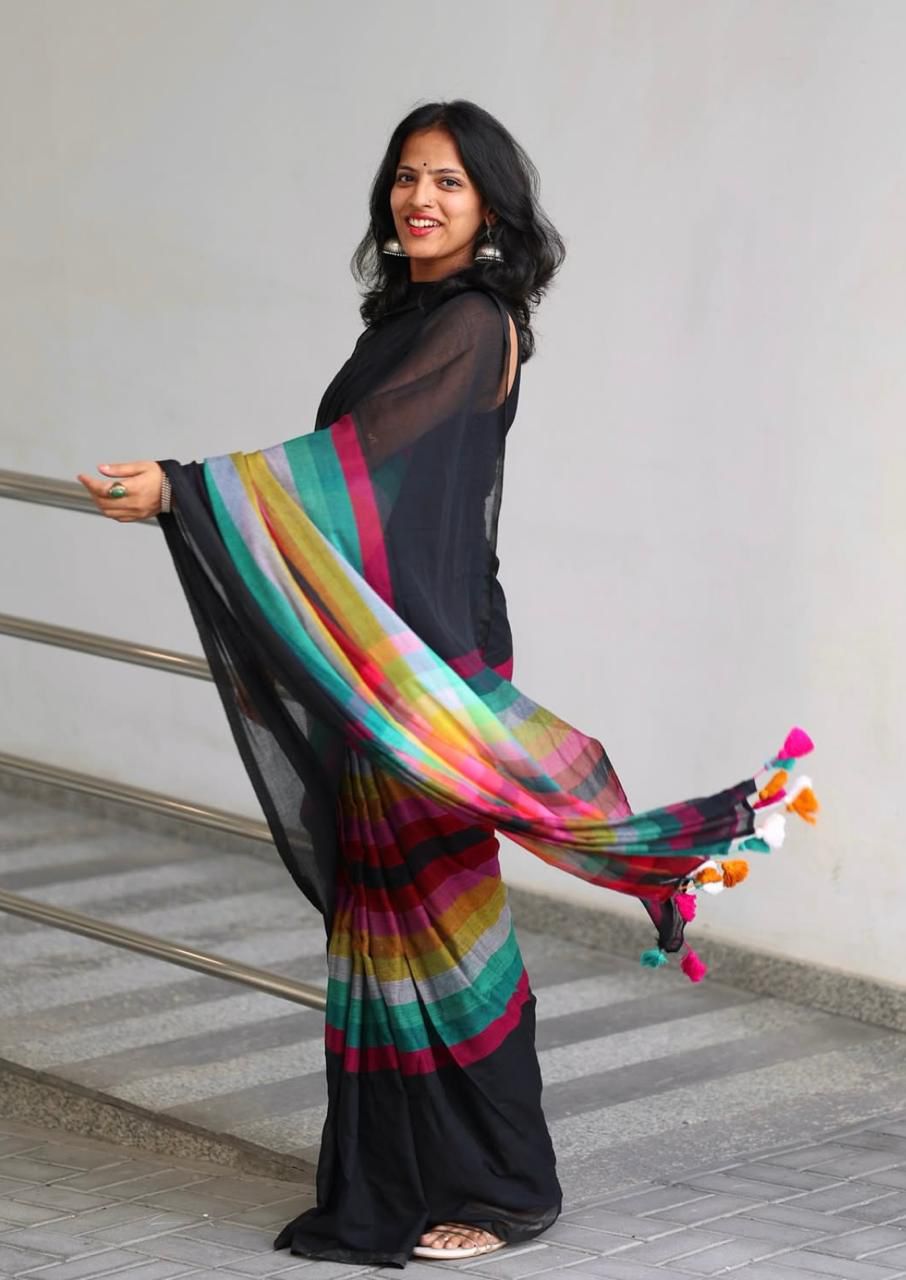 Digital Print Handloom Pure Linen Cotton Saree  (Black)