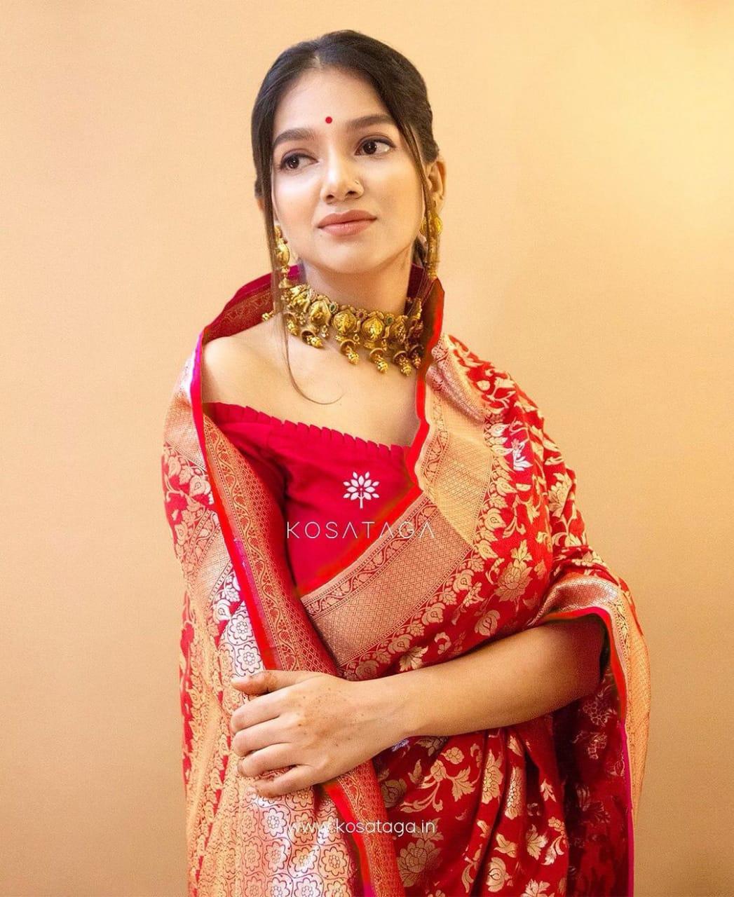 Red Indian Wear Banarasi Cotton And Silk Blended Saree With Unstitching Blouse Piece For Women