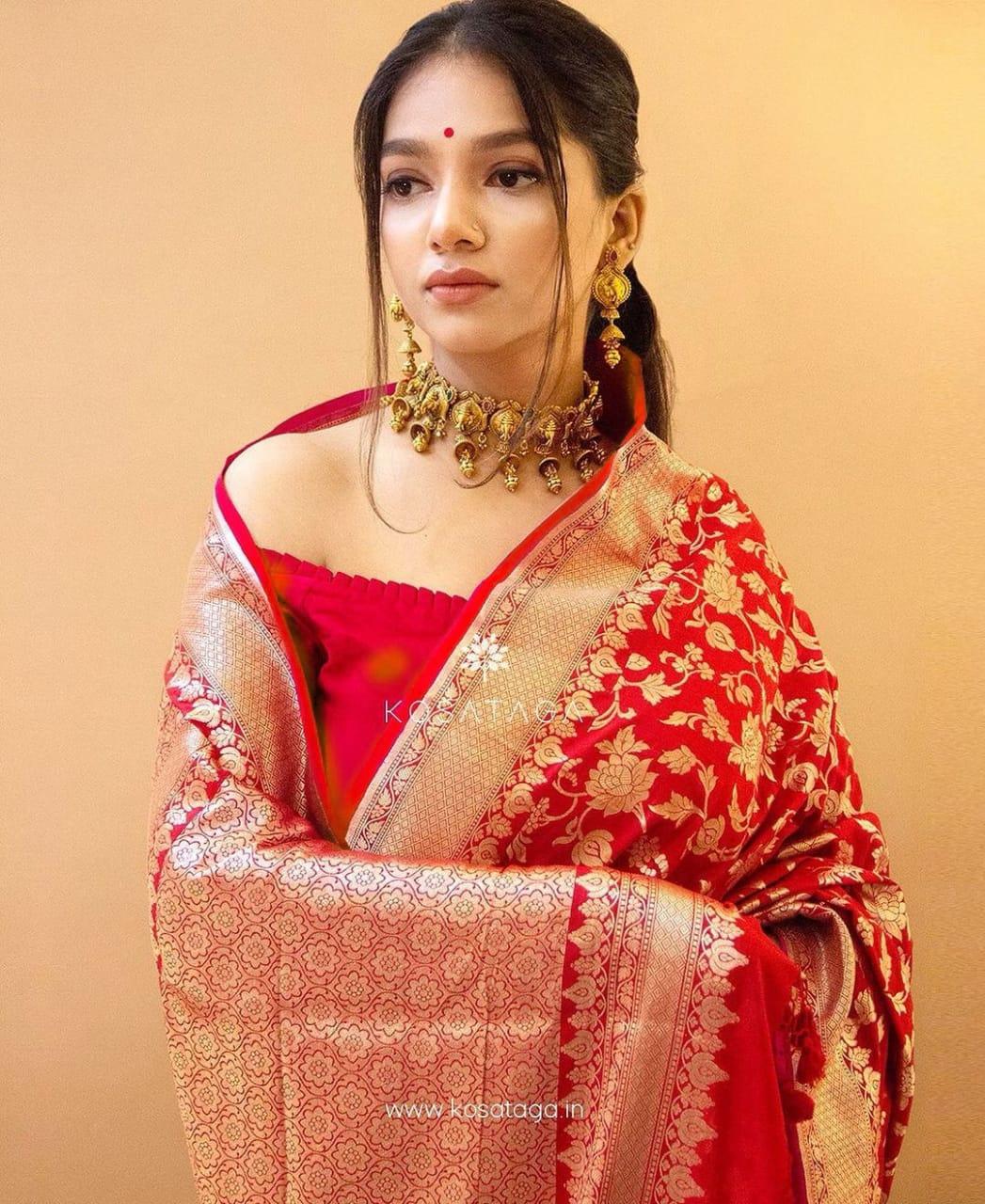 Red Indian Wear Banarasi Cotton And Silk Blended Saree With Unstitching Blouse Piece For Women