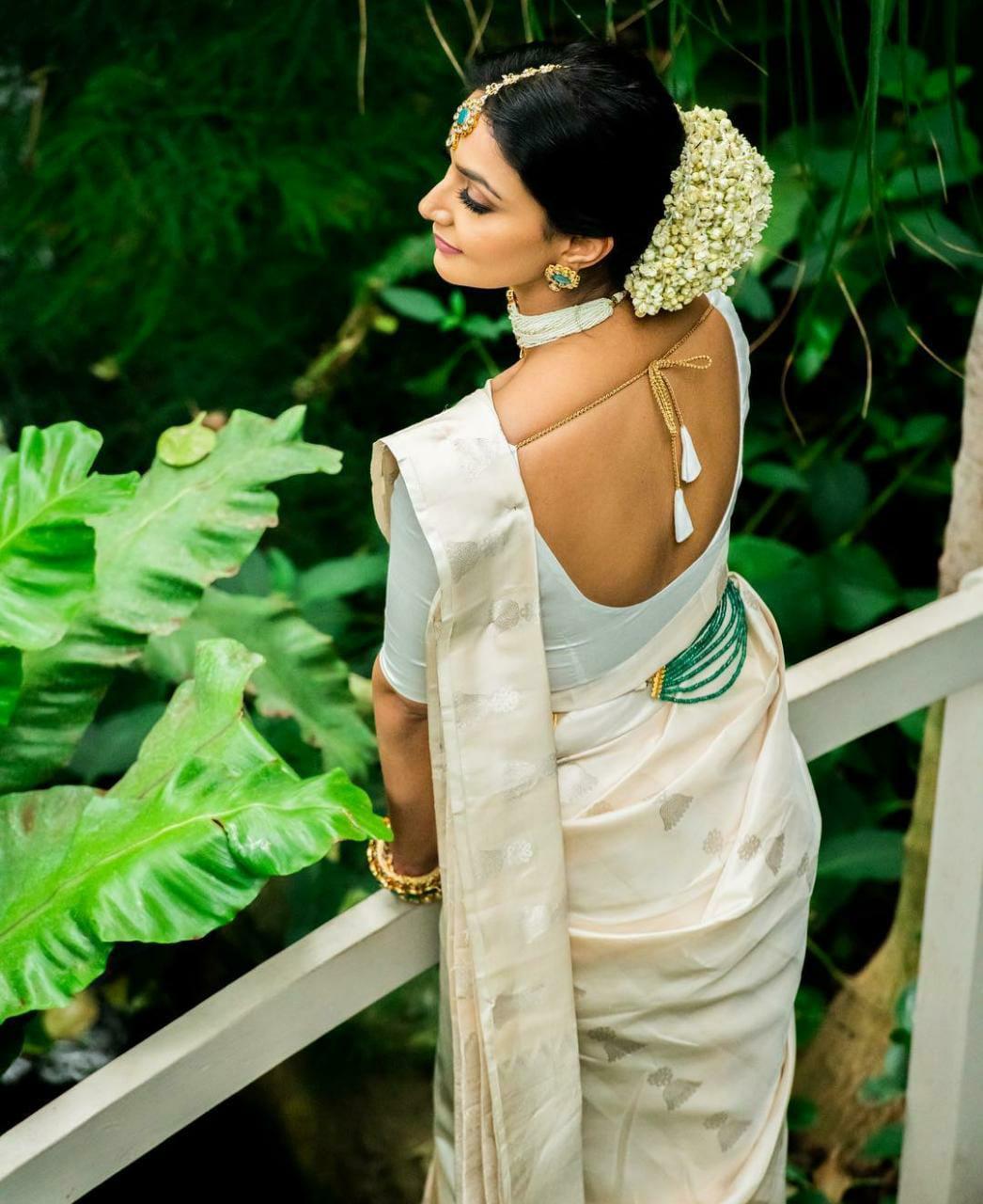White Woven Bollywood Soft Lichi Silk Cloth Saree With Unstitched Blouse Piece For Women