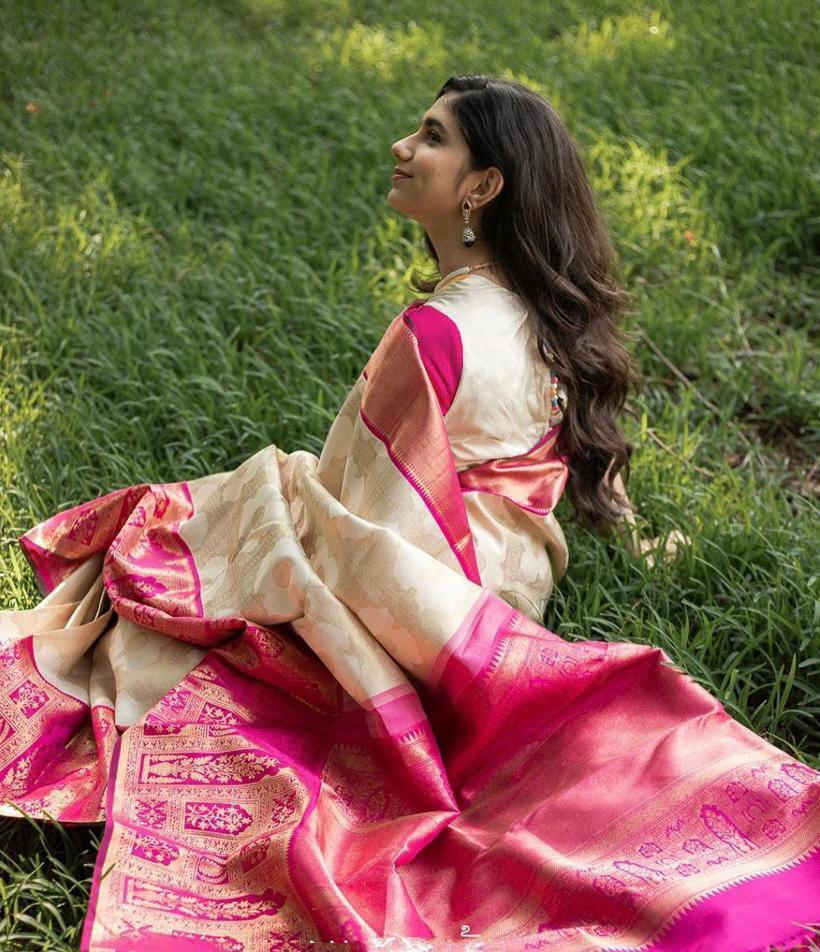 Pink And White Printed Bollywood Pure Silk Saree With Unstitching Blouse Piece For Women