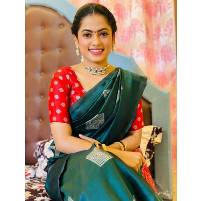 Red Green Woven Soft Lichi Silk Saree With Unstitched Blouse Piece For Women