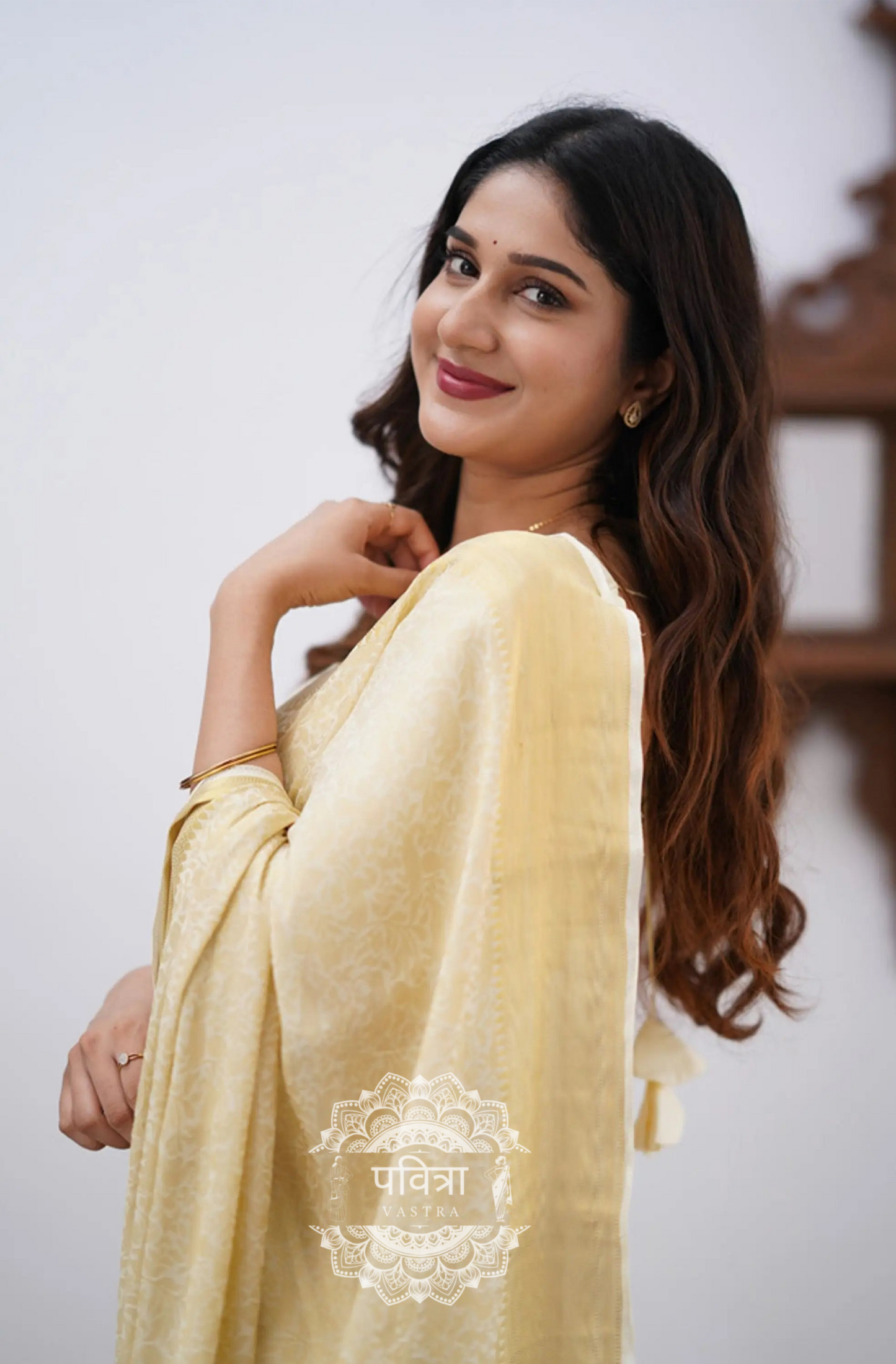 Floral Woven Kanjeevaram Saree with Contrast Border  For Women