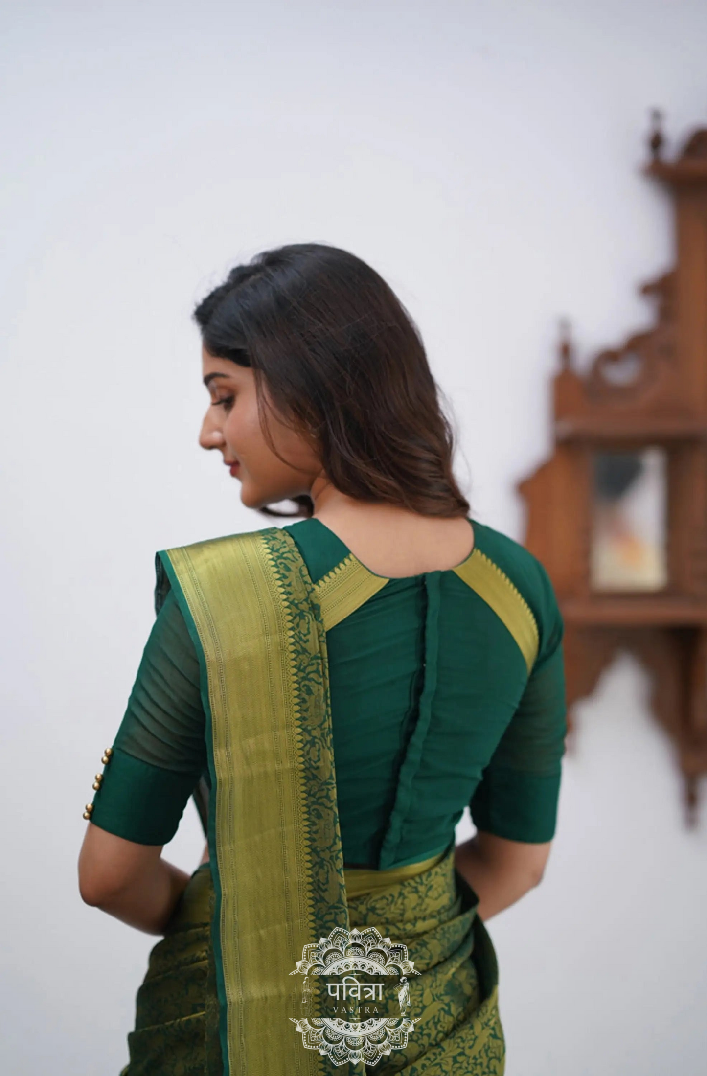 Floral Woven Kanjeevaram Saree with Contrast Border  For Women