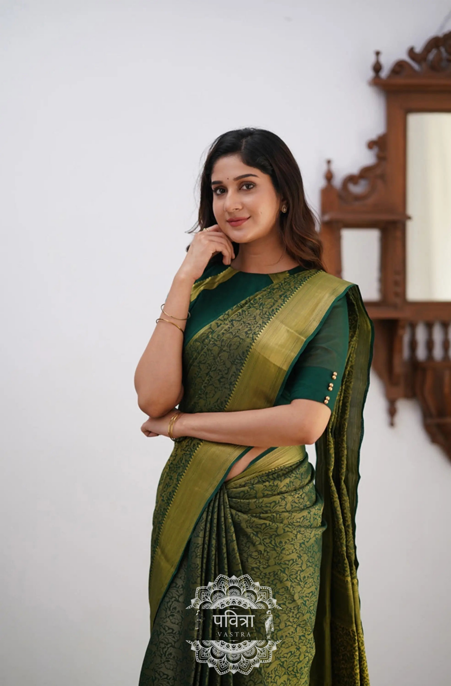 Floral Woven Kanjeevaram Saree with Contrast Border  For Women
