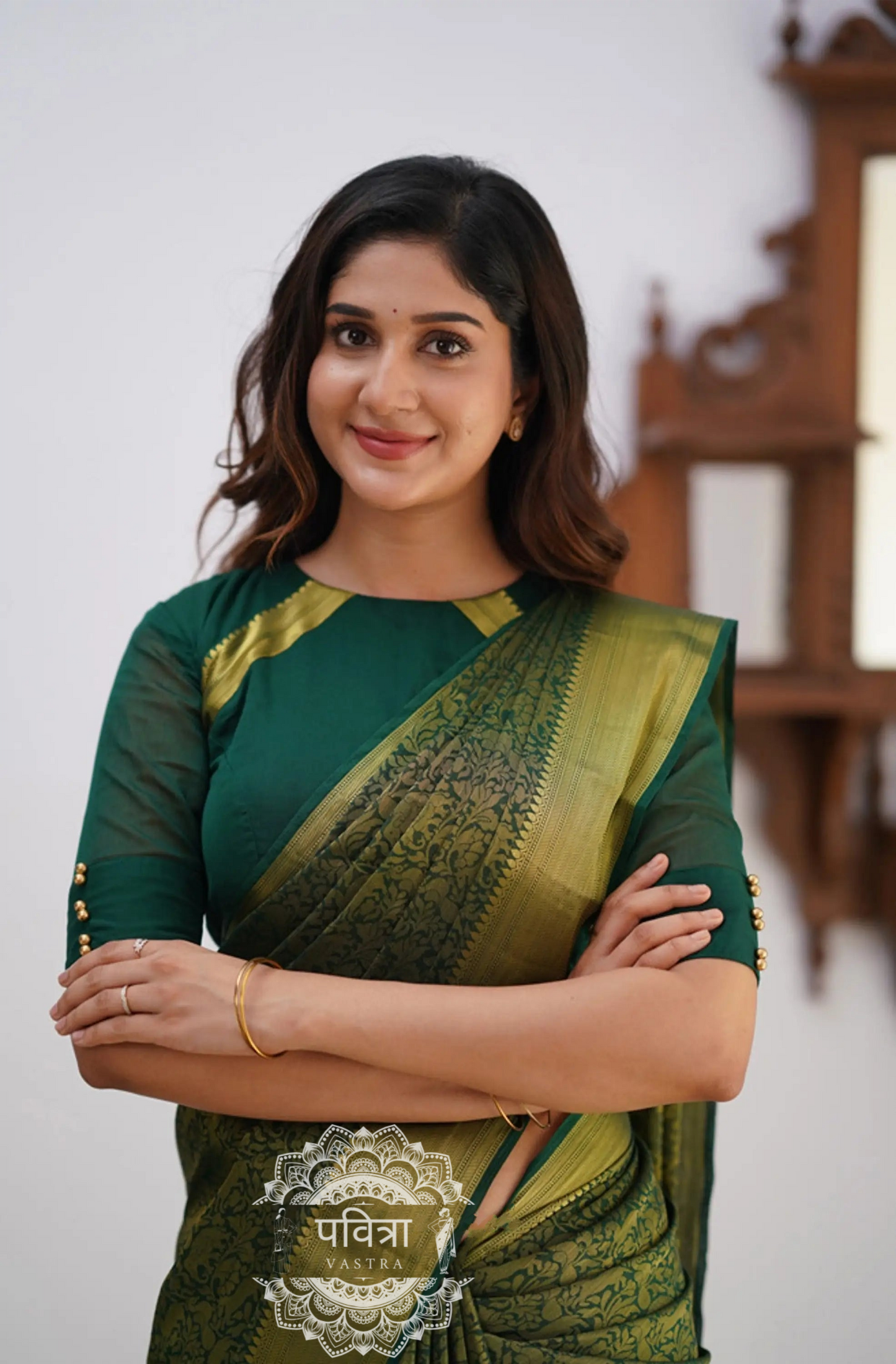 Floral Woven Kanjeevaram Saree with Contrast Border  For Women