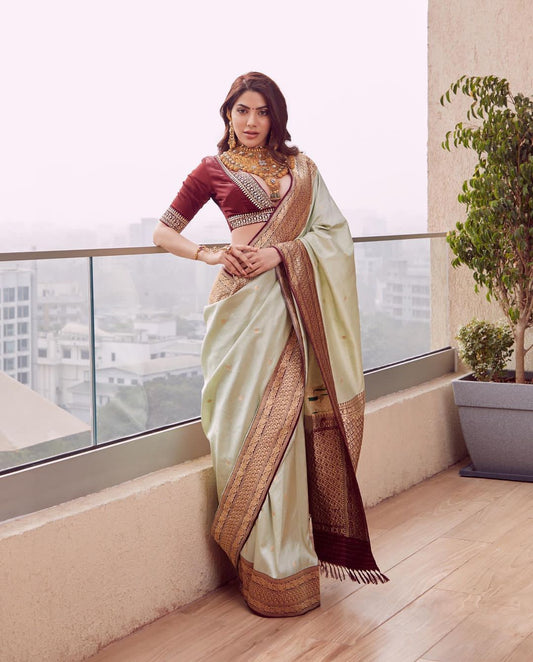 Cream Solid/Plain Bollywood Jacquard Silk Blend Saree With Unstitching Blouse Piece For Women
