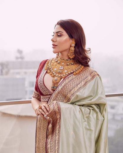 Cream Solid/Plain Bollywood Jacquard Silk Blend Saree With Unstitching Blouse Piece For Women