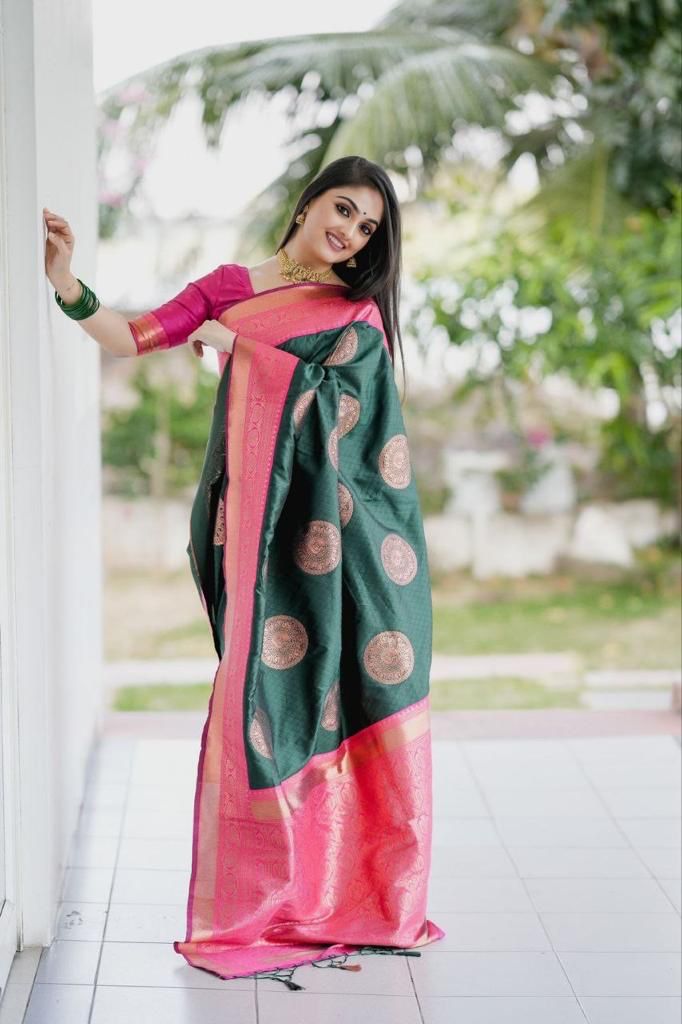 Green Self Design Kanjivaram Soft Lichi Silk Saree With Unstitched Blouse Piece For Women