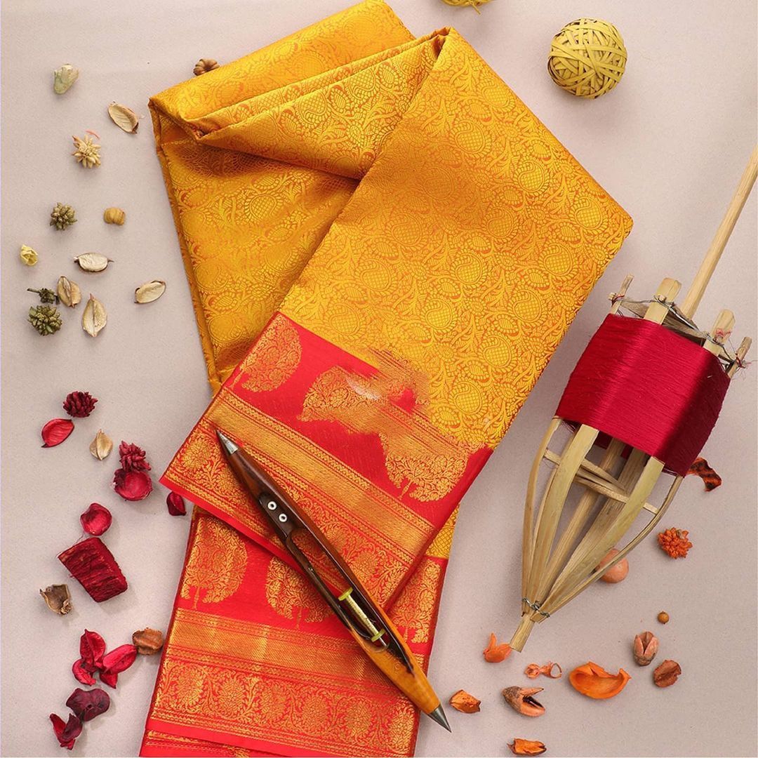 Yellow Woven Bollywood Jacquard Soft Lichi Silk Saree With Unstitching Blouse Piece For Women