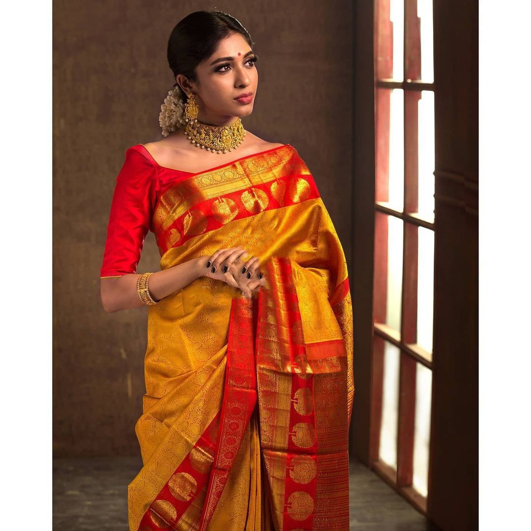 Yellow Woven Bollywood Jacquard Soft Lichi Silk Saree With Unstitching Blouse Piece For Women