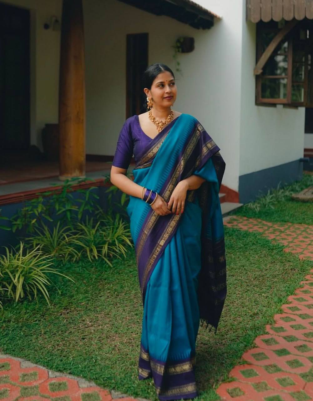Woven Banarasi Jacquard Saree  (Blue)
