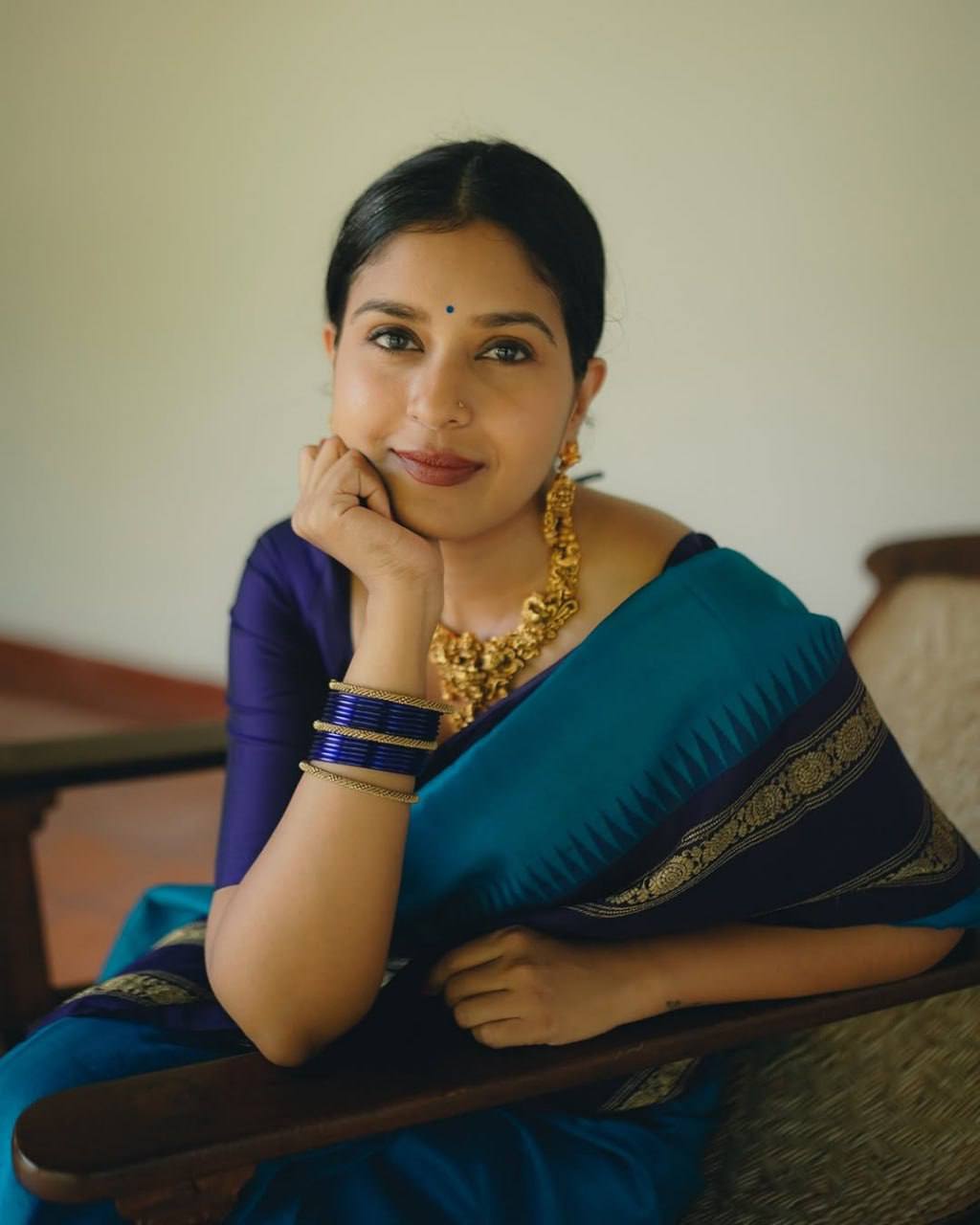 Woven Banarasi Jacquard Saree  (Blue)