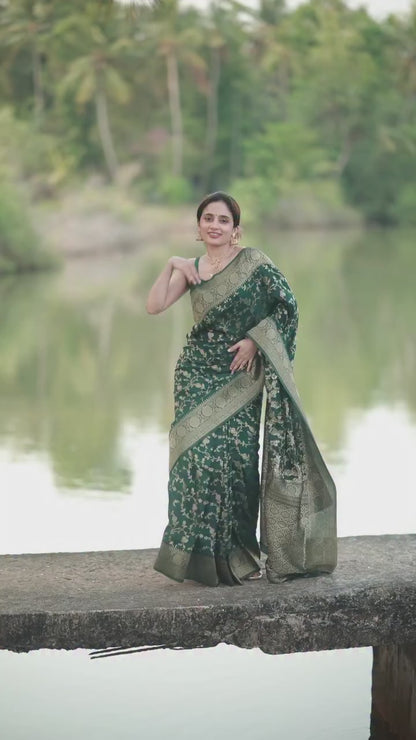 Checkered Banarasi Art Silk, Pure Silk Saree  (Dark Green)