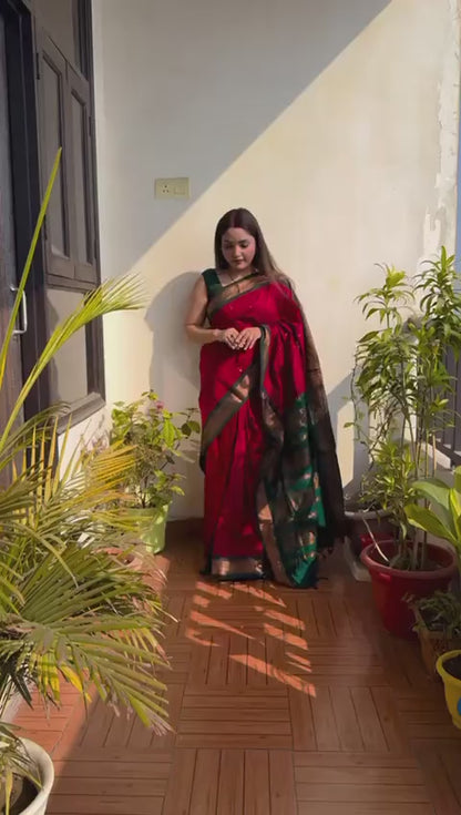 Woven Kanjeevaram, Banarasi Silk Jacquard Soft Silk Saree