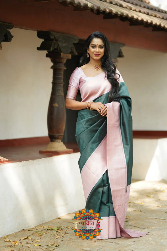 Women Banarasi Woven Saree with Contrast Border